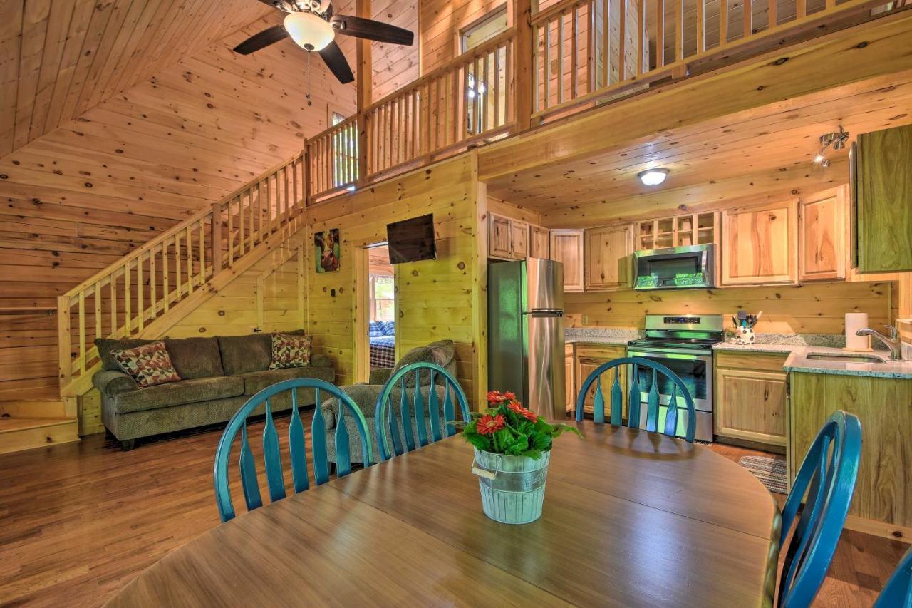 Murphy Cabin With Spacious Deck And Forest Views! Eksteriør bilde