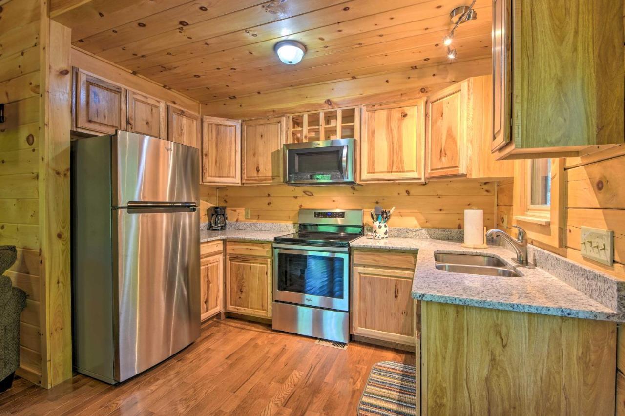 Murphy Cabin With Spacious Deck And Forest Views! Eksteriør bilde