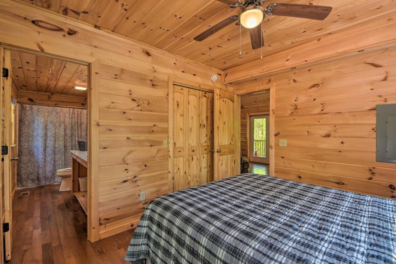 Murphy Cabin With Spacious Deck And Forest Views! Eksteriør bilde