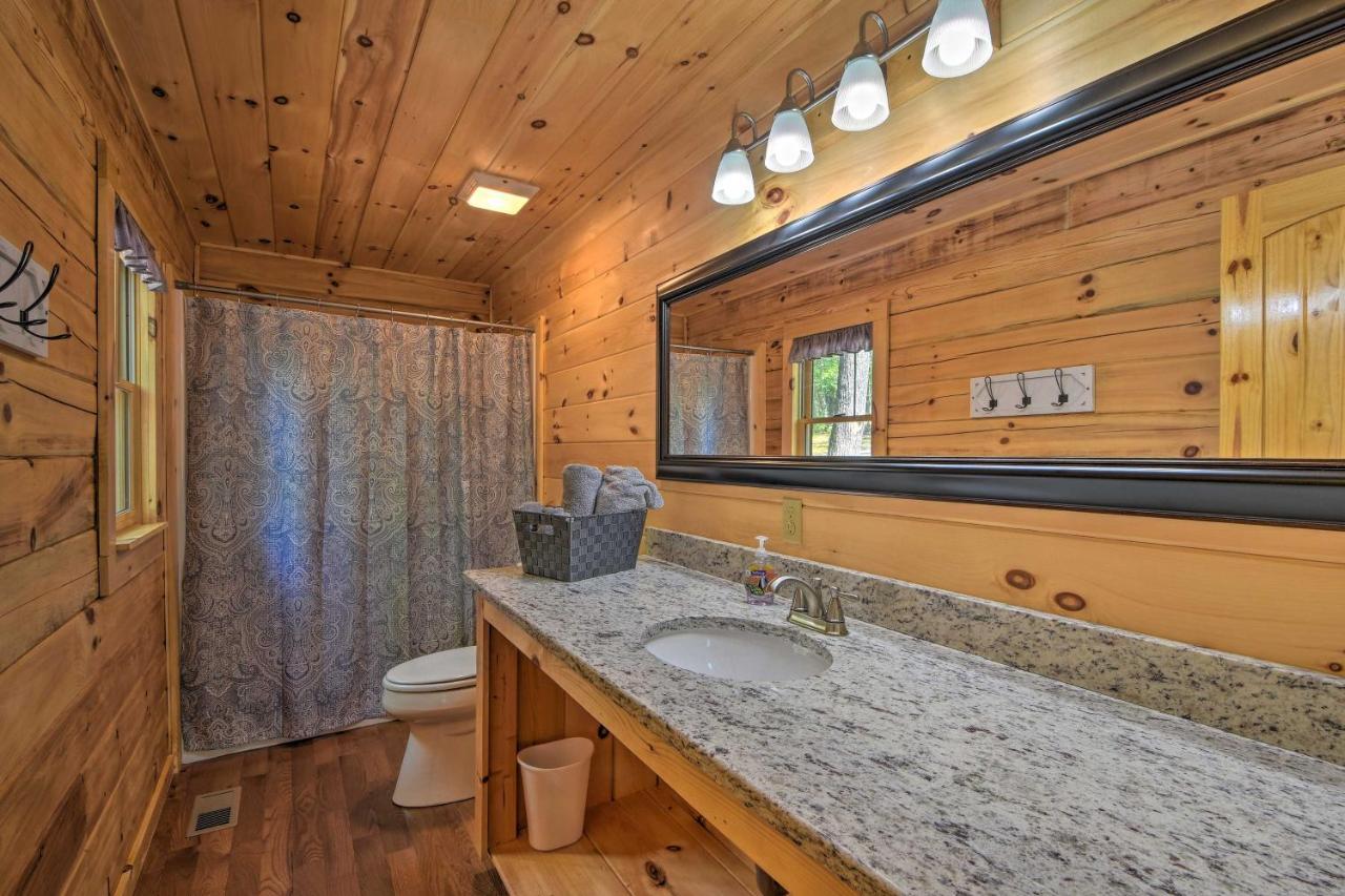 Murphy Cabin With Spacious Deck And Forest Views! Eksteriør bilde
