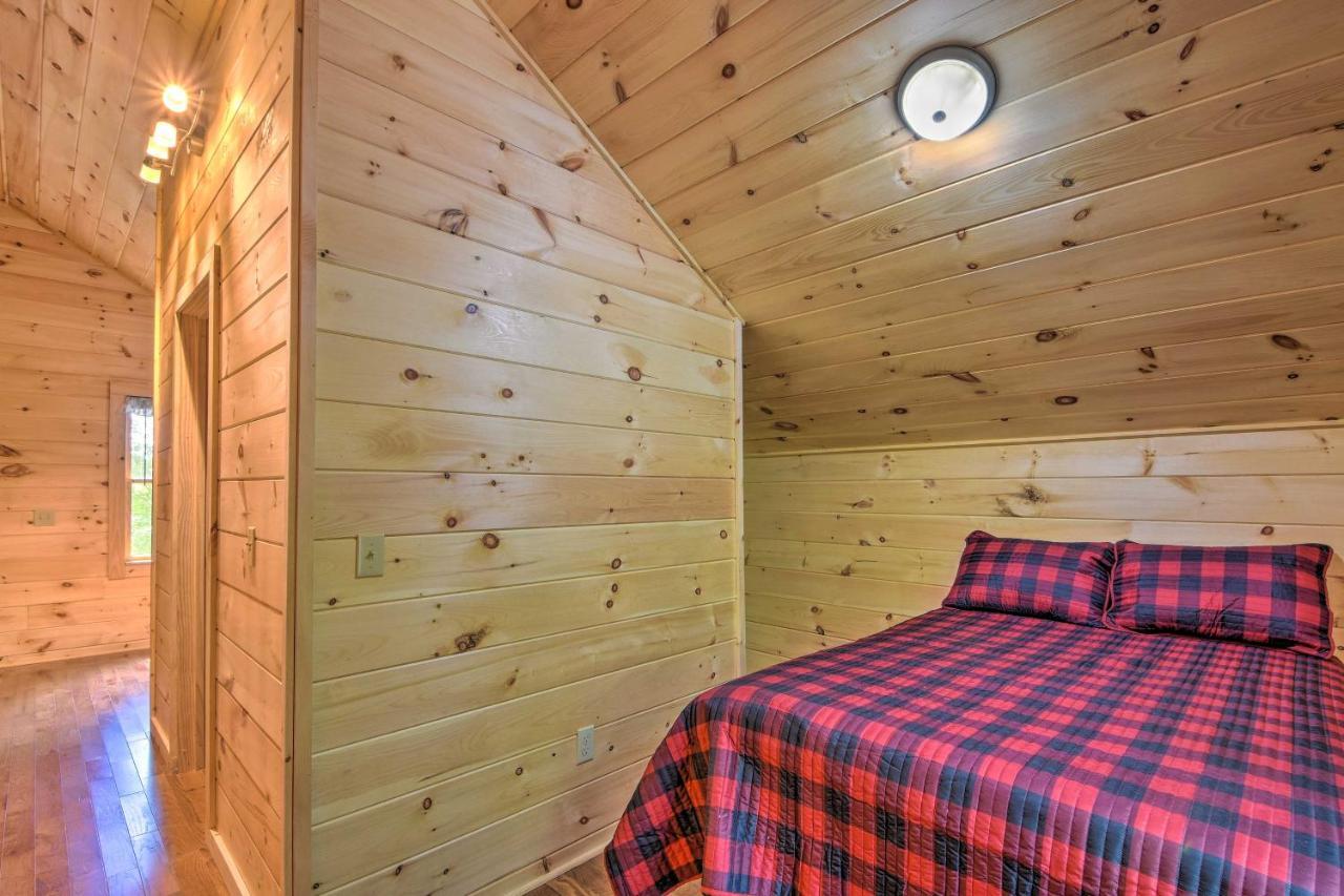 Murphy Cabin With Spacious Deck And Forest Views! Eksteriør bilde