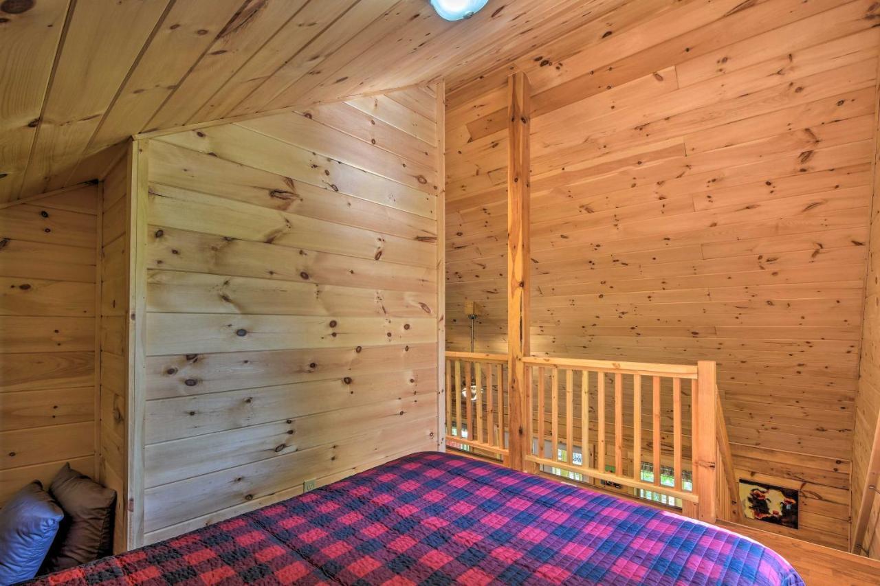 Murphy Cabin With Spacious Deck And Forest Views! Eksteriør bilde